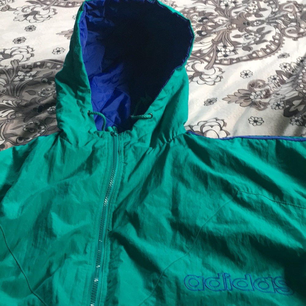 Vintage 1990’s Adidas Puffer winter coat!  Size XL